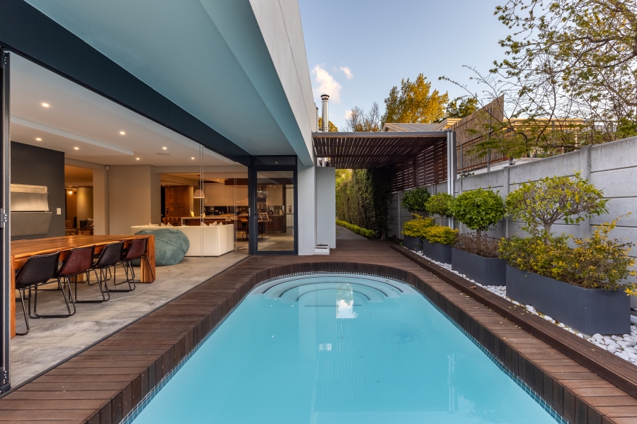 6 Bedroom Property for Sale in Mostertsdrift Western Cape
